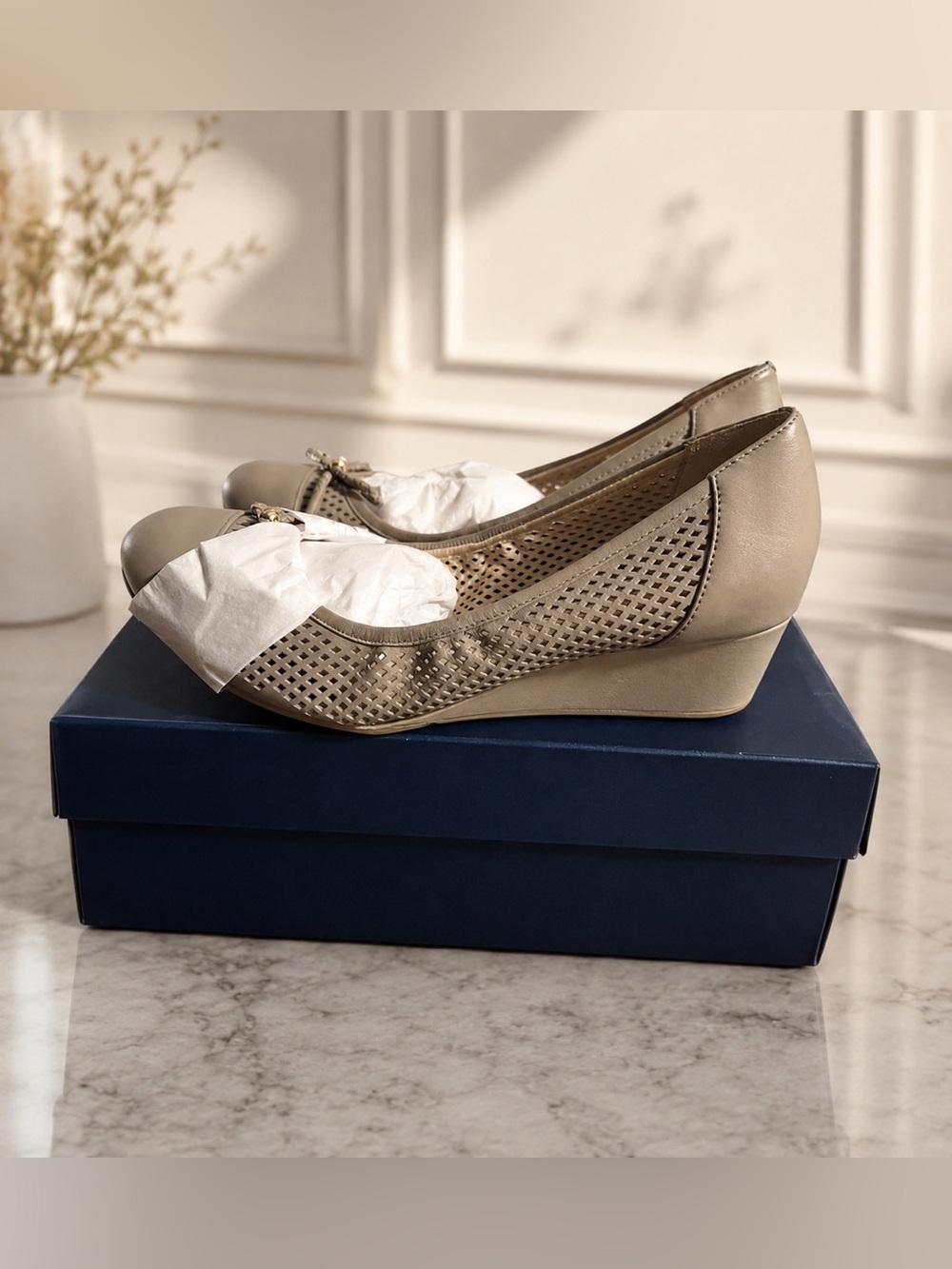 🆕 COLE HAAN Women’s Taupe Wedge Ballet Flats - Comfortable Everyday Shoes